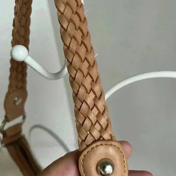 Lauren Conrad Shoulder Bag - Picture 6 of 10